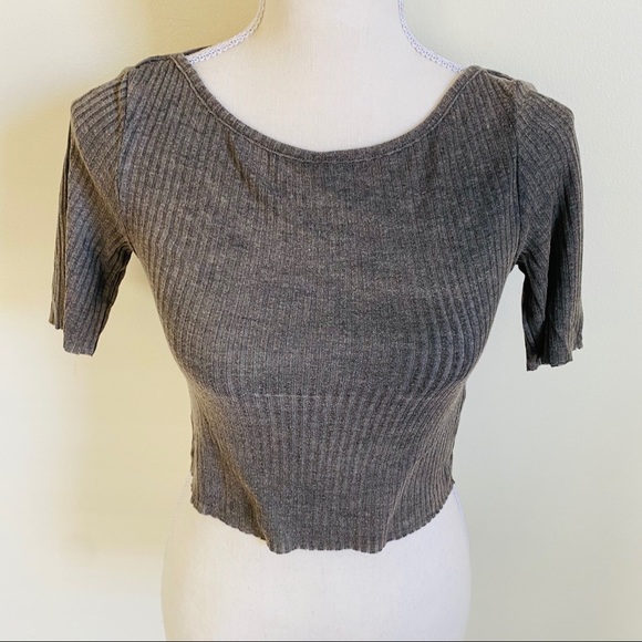 TOPSHOP Ribbed Slashed Gray Crop Top Sz 2 - Picture 2 of 7